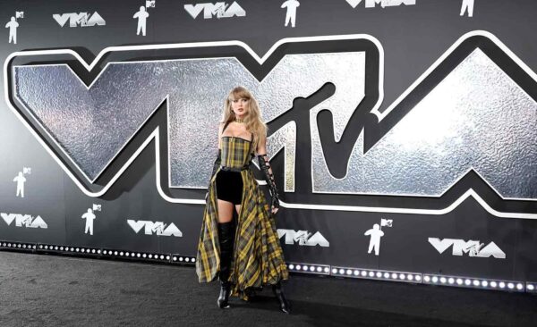 Chemetal 276 FLUX - Taylor Swift MTV VMA set