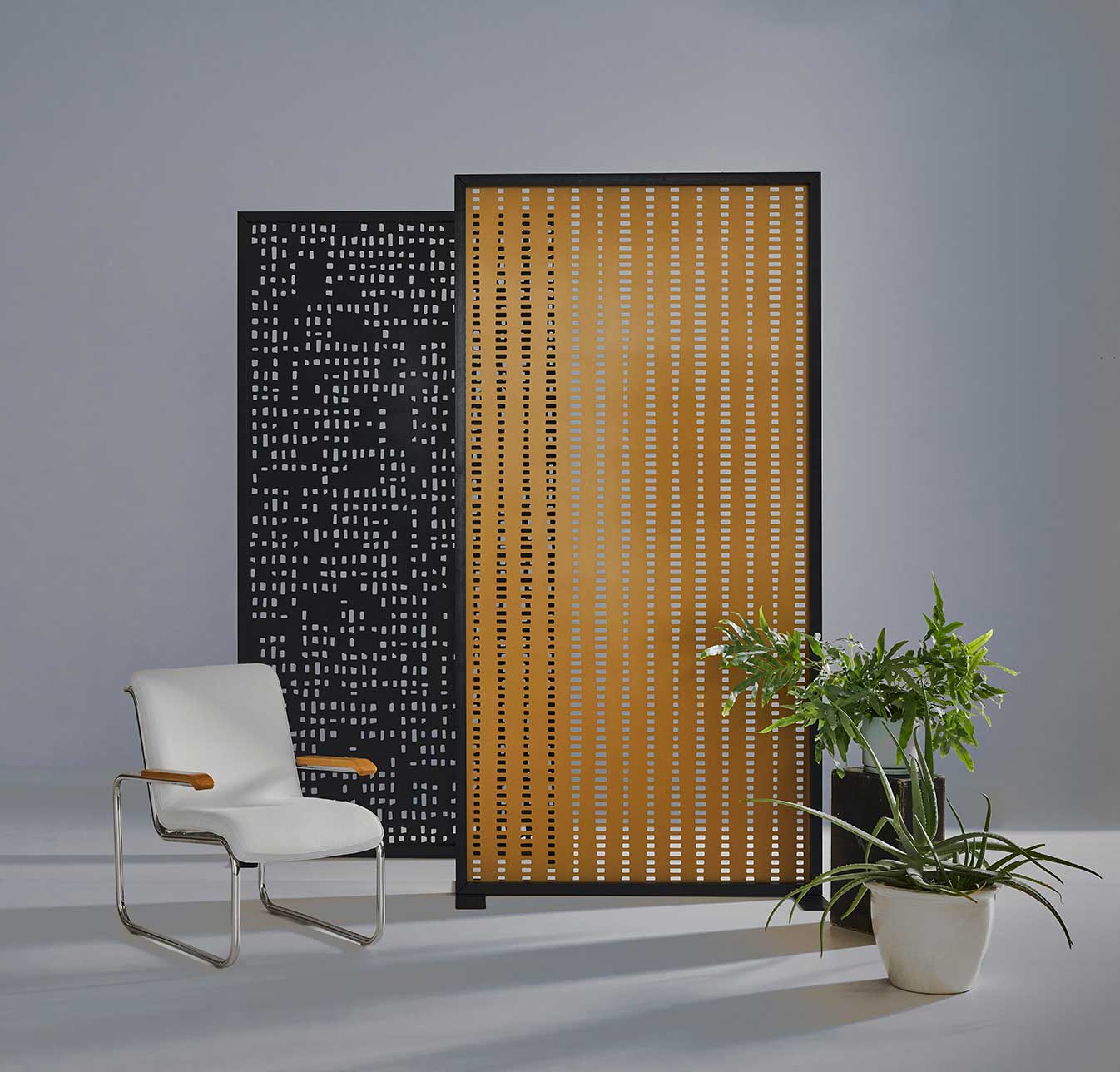 Chemetal_584-Codebreaker-and-581-Formation-white-chair-72